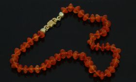 Agaat carneoolkleurige vintage armband 14 karaats gouden slot