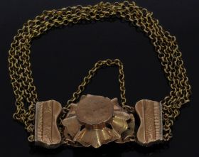 4-strengs antieke jasseron schakel armband aan fraai gouden slot