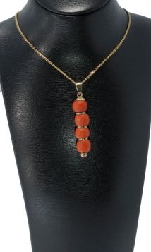 Bloedkoraal antieke ketting hanger 14k gouden versiering kaasjes kralen