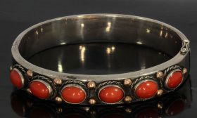 Bloedkoraal bangle antieke slavenarmband zilver gouden bolletjes