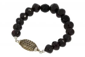 Zilveren groot slot met antieke granaten dames armband