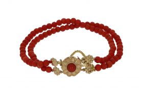 2-strengs bloedkoraal bolletjes armband 14 karaats gouden slot