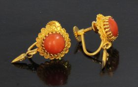 Antiek set 14 karaats gouden bloedkoraal oorbellen pampel schroefmodel
