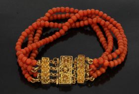 Bloedkoraal 4-strengs antieke armband fraai 14k gouden slot