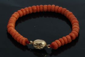 Antieke bloedkoraal kaasjes armband 14 karaats gouden slot