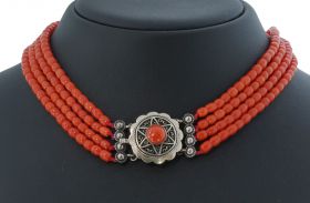 4-strengs bloedkoraal tonnetjes collier zilveren slot