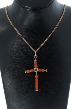 Bloedkoraal kruis antieke 14k gouden ketting hanger