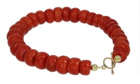Fraaie bloedkoraal kaasjes armband grote kralen 14k gouden slot