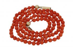 Bollen vintage bloedkoraal ketting 14k gouden staafslot antiek