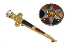 Schotse gouden Dirk broche dolk met citrien heliotroop en jaspis Edinburgh 1967