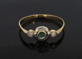 14 karaats gouden antieke ring smaragd en 2 diamanten