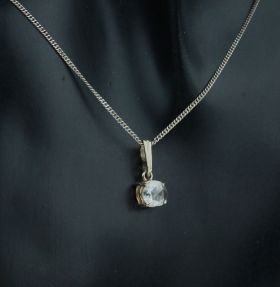 18 karaats witgouden ketting hanger met grote roosdiamant 
