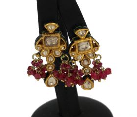 India oorbellen met diamanten en robijnen emaille bloemen uniek sieraad