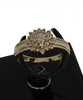 14 karaat gouden rozet ring met een entourage van 25 diamanten