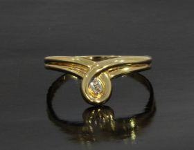 Vintage 14 karaats gouden ring met diamantje