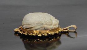 Scarabee robuuste 14k geelgouden ketting hanger getordeerde omlijsting