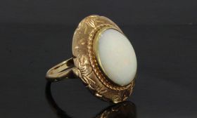 Opaal klassieke 14 karaats gouden dames ring vintage