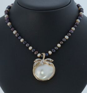 Exclusieve parelmoer libelle ketting hanger met 10 diamanten