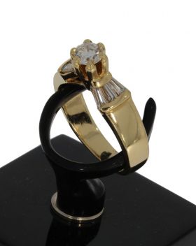 Solitair 14k gouden luxe ring met grote diamant en baquette geslepen diamanten