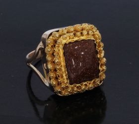 Antieke gouden filigrain bewerkte dames ring met goudsteen