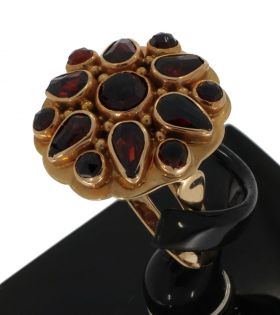 Gouden ring plus granaten 