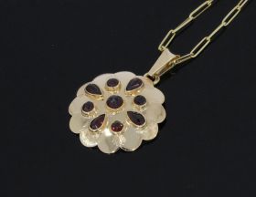 Granaten entourage 14 karaats gouden ketting hanger vintage