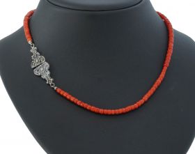 Bloedkoraal ketting fraai zilveren haakslot vintage