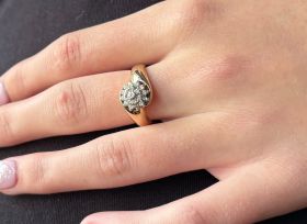 Rozet ring 14 karaats goud met 19 diamanten solide uitvoering