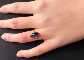 Blauwe saffier 14 karaats gouden vintage dames ring klassiek