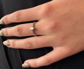 Grote peergeslepen diamant 18k gouden design ring briljanten