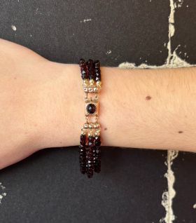 Granaten antieke 3-strengs armband 14k gouden slot