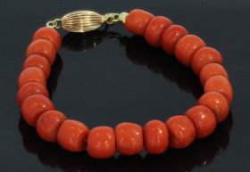 Bloedkoraal kaasjes armband 14k gouden slot fraaie kralen