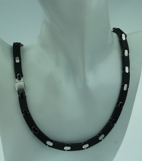 Pequignet rubberen collier met edelstaal schakels