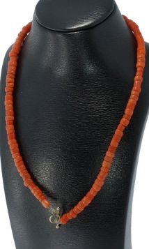 Bloedkoraal antieke kinder ketting gouden slot