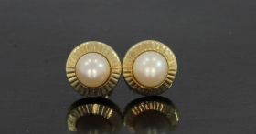 Geelgouden set 14 karaats vintage oorbellen met parels