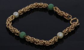 18 karaats gouden koningschakel armband aventurijn parels luxe handgemaakt sieraad 