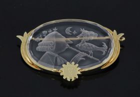 14 karaats gouden fraaie kristal broche met afbeelding