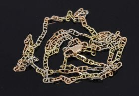 Geel- wit- en rosegouden 14 karaats gouden schakelketting met een lengte van 59cm, stevige uitvoering van 8,50 gram, breedte schakel 2,7mm. Unisex uitvoering, geschikt voor zowel heren als dames, met solide karabijnsluiting, gestempeld met het 585 goudmer