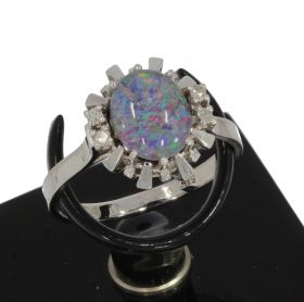 Opaal met 4 diamanten witgouden 14 karaats dames ring 