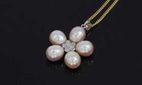 Parel diamanten rozet 18k witgouden design ketting hanger
