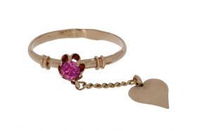 Antieke rosegouden ring met robijn en hartje