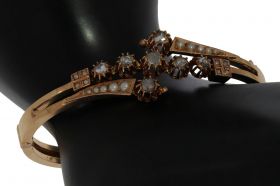 Antieke 18 karaats gouden bangle met roosgeslepen diamanten en blister parels