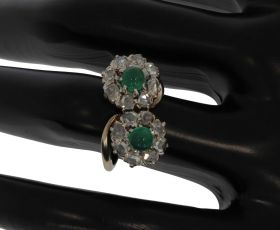 18 karaats gouden design ring met 16 roosgeslepen diamanten en smaragd