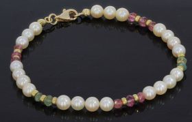 Parel armband gouden bolletjes toermalijn kralen 14k gouden karabijnslot