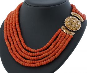 Bloedkoraal 5-strengs antiek collier aan filigrain 14k gouden sluiting Zeeland