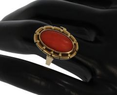 Bloedkoraal gouden 14 karaats dames of kinder meisjes ring