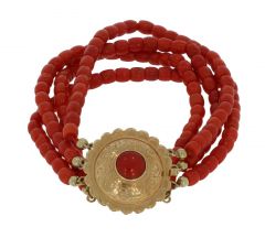 4-strengs antieke bloedkoraal armband grote gouden sluiting