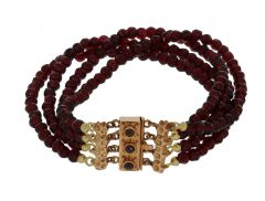 Granaten 4-strengs armband gouden slot