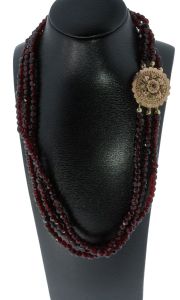 Granaten antieke ketting met 14k gouden filigrain bewerkte sluiting