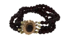 Granaten 4-strengs fraaie vintage armband gouden slot